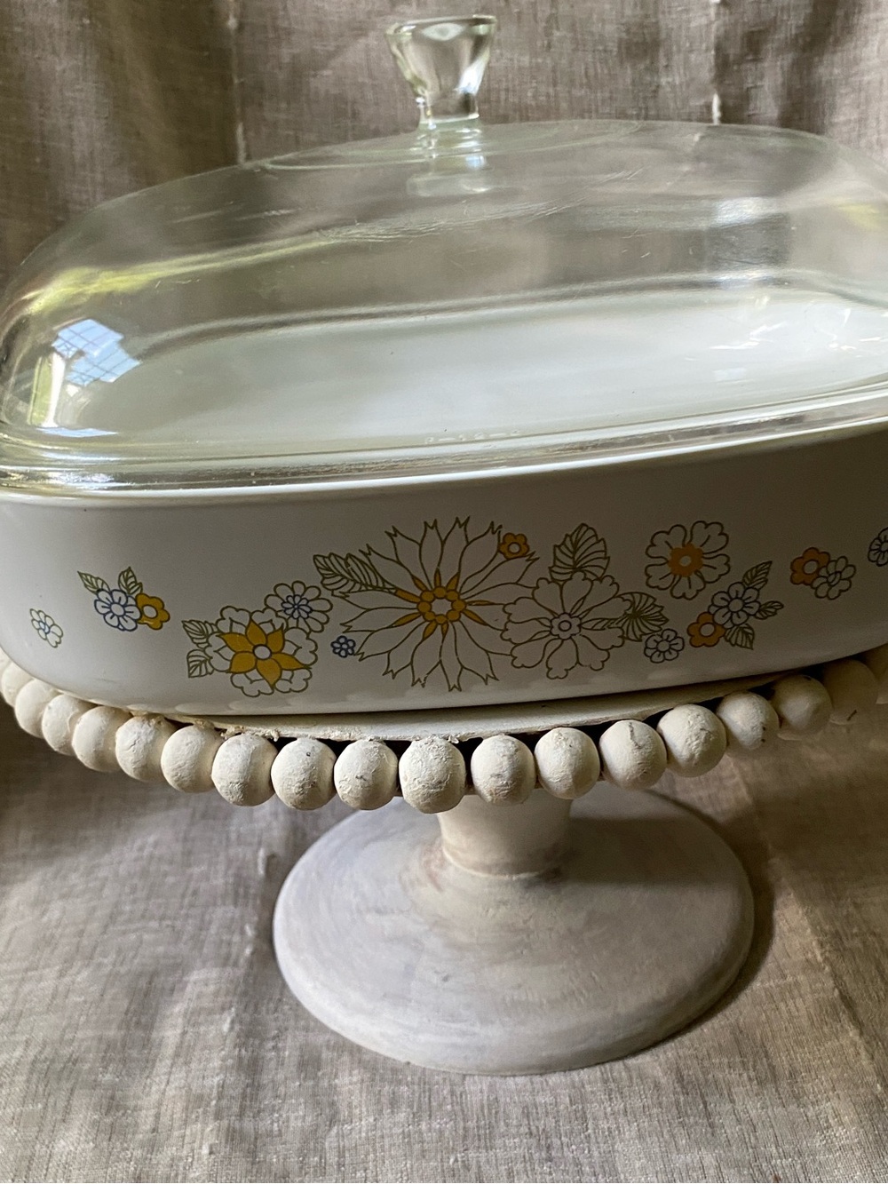 CorningWare Daisy floral bouquet Casserole Dish 2-1/2 quarts 1970s